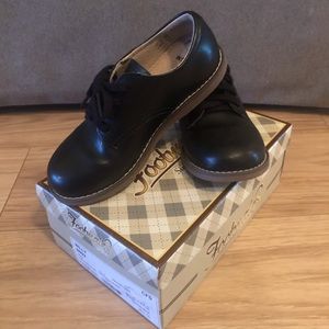 Little boy Footmates shoes. Size 11, black.